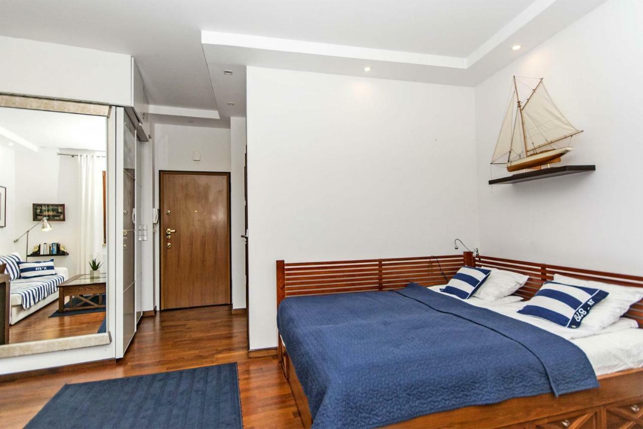 Pirat Rentyear Apartments กดัญสก์ ภายนอก รูปภาพ